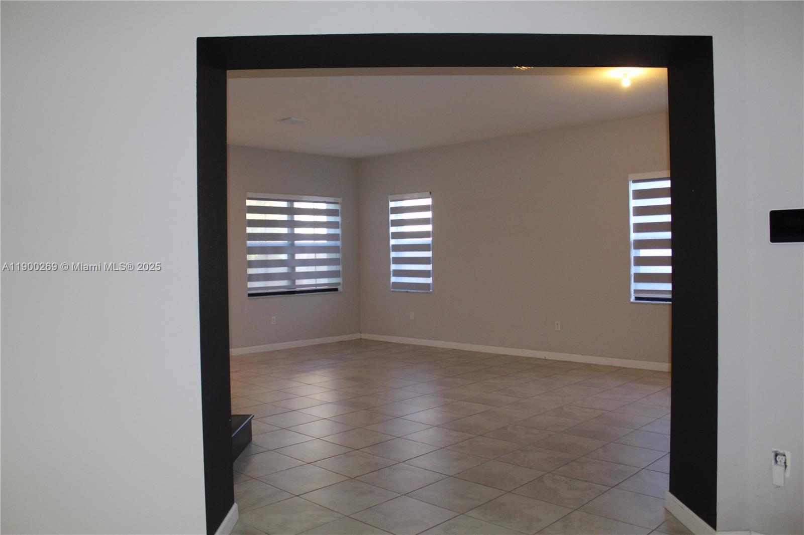 COCO PALM ESTATES - Residential Lease