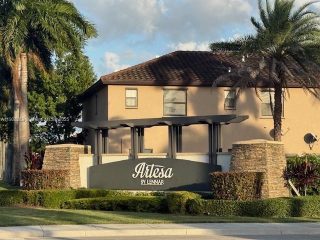 COCO PALM ESTATES - Residential Lease