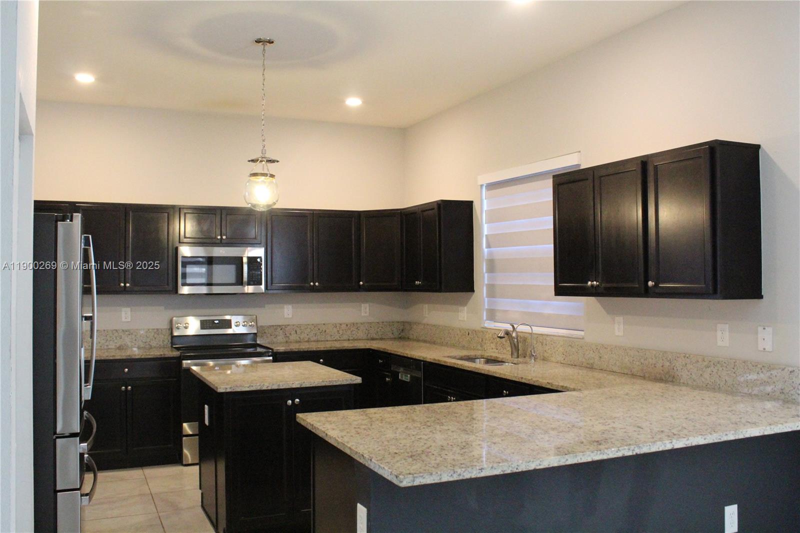 COCO PALM ESTATES - Residential Lease