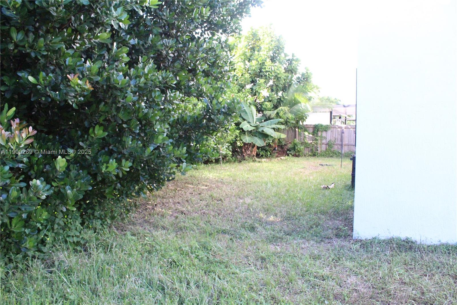 COCO PALM ESTATES - Residential Lease