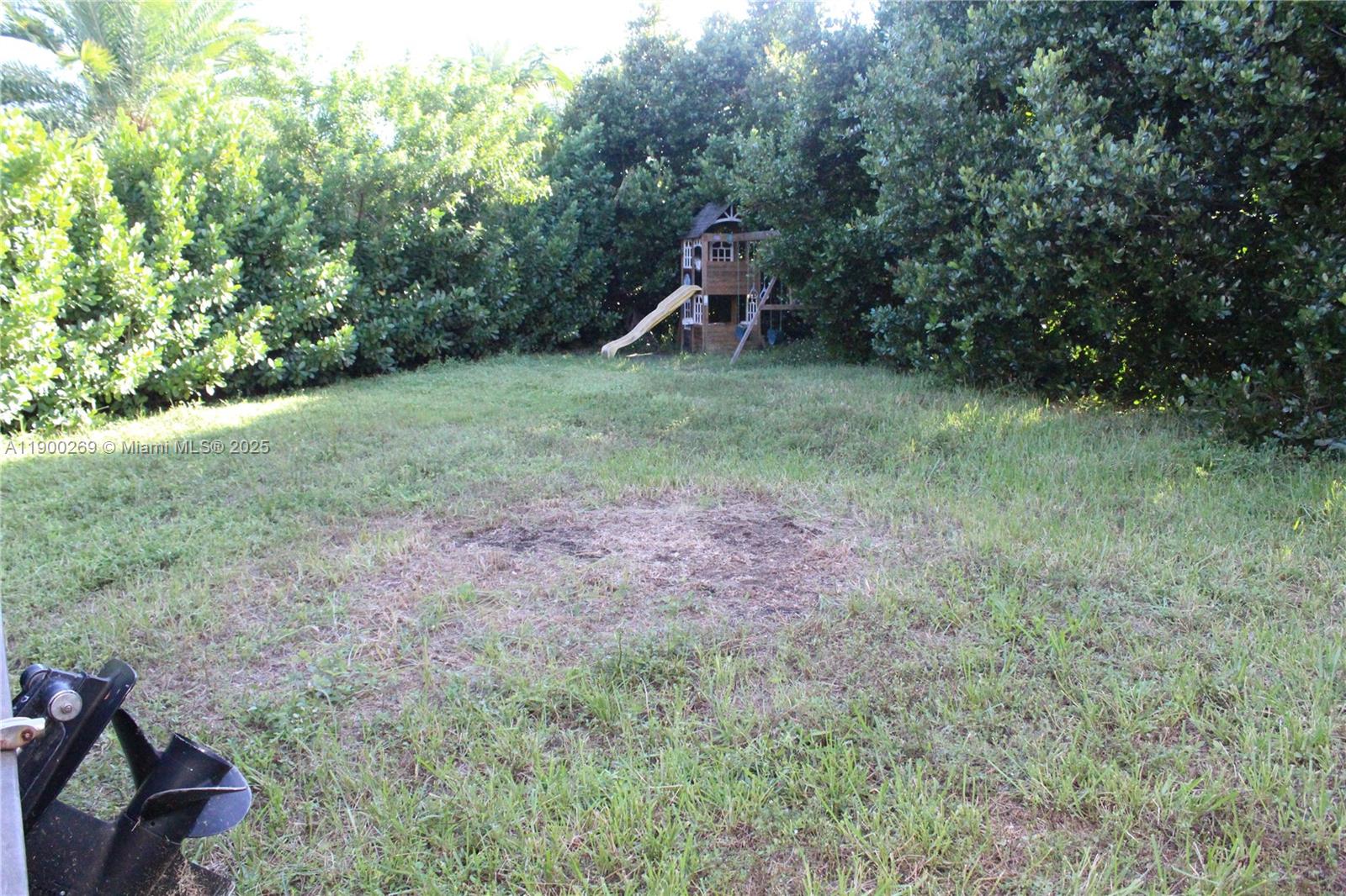 COCO PALM ESTATES - Residential Lease