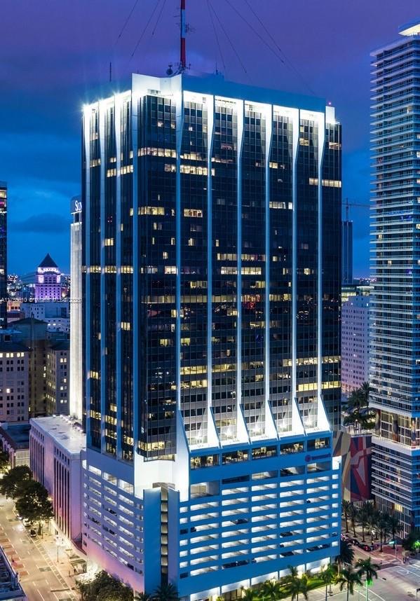 Welcome to Quest One Biscayne. Quest is located in the heart of DoMi's Central Business District, boasting unobstructed views of Biscayne Bay. Move or start your business office at Quest One Biscayne with move-in ready office suites, stylish furniture, high-speed internet, café with unlimited coffee and tea, receptionist to greet your guests, office management. Flexible terms from a day to many years, for one person to large teams. Building amenities include fitness center, restaurants, coffee shops, delicatessen, dry cleaner, pharmacy, shoeshine, electric charging stations, and more are within the building. Whole Foods and numerous dining options await you outside and with access to hundreds of retail, dining and transport all within walking distance.
