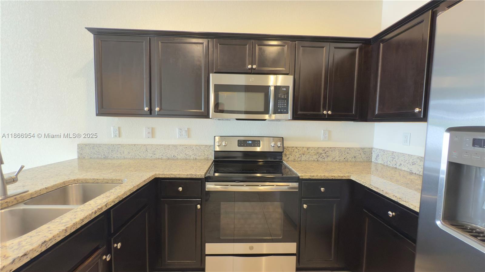 AQUABELLA SECTION ONE - Residential