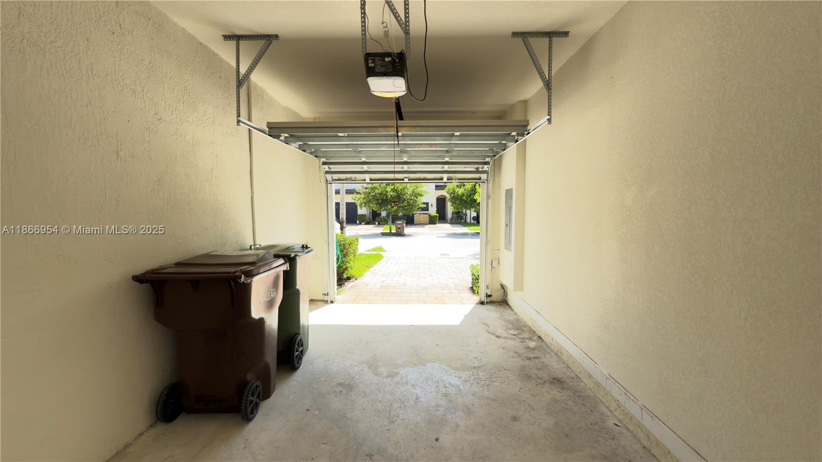 AQUABELLA SECTION ONE - Residential