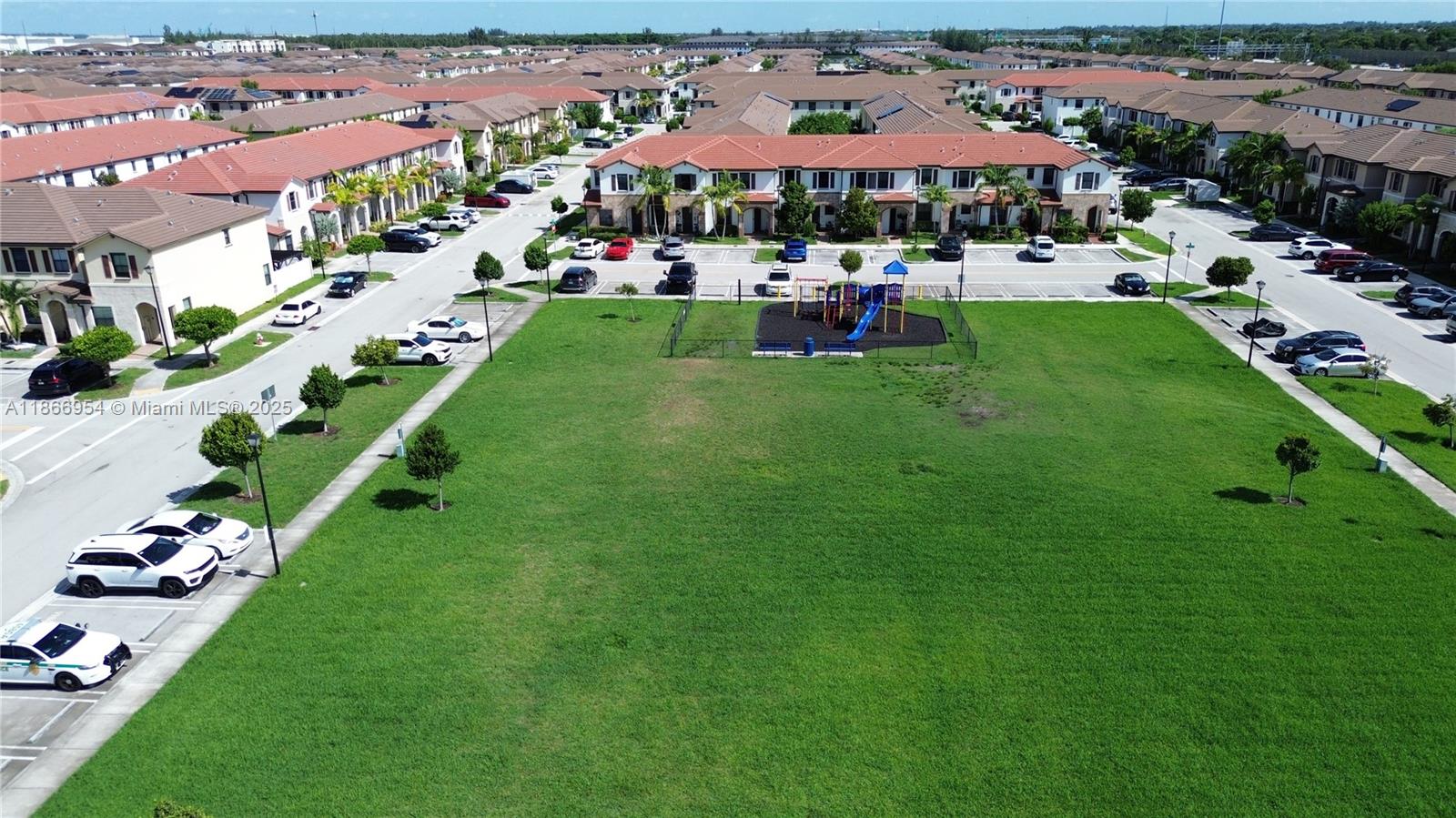 AQUABELLA SECTION ONE - Residential