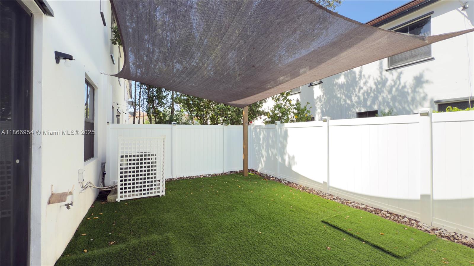 AQUABELLA SECTION ONE - Residential