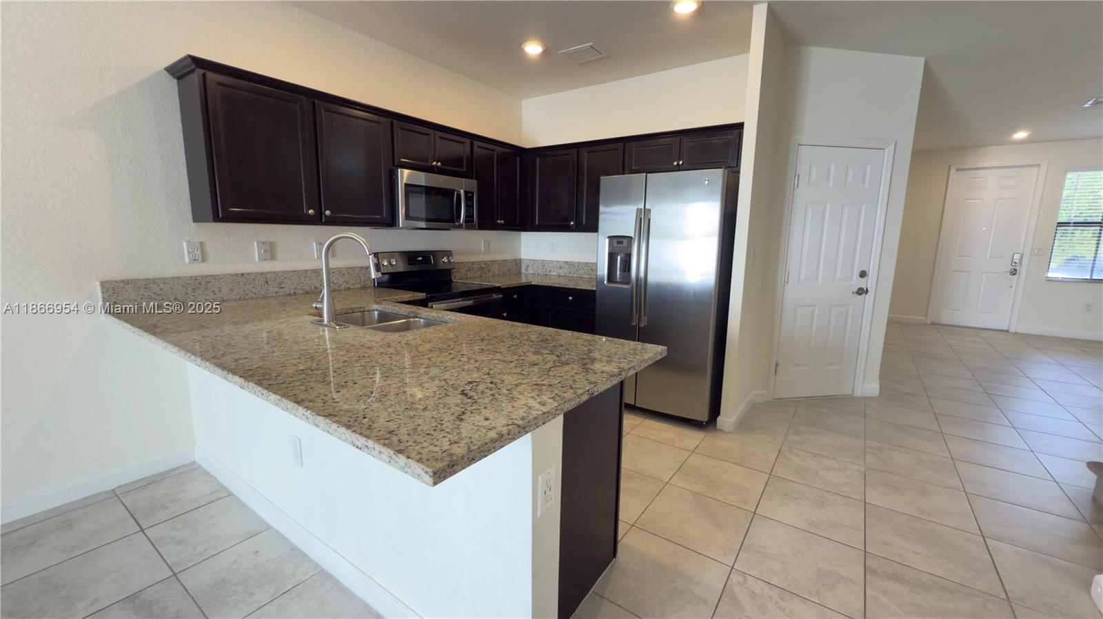 AQUABELLA SECTION ONE - Residential