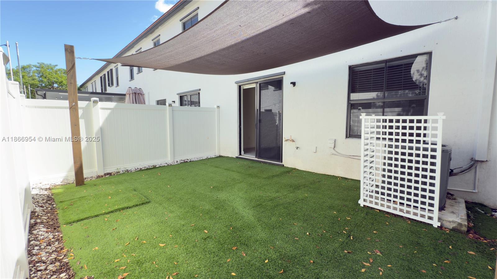 AQUABELLA SECTION ONE - Residential