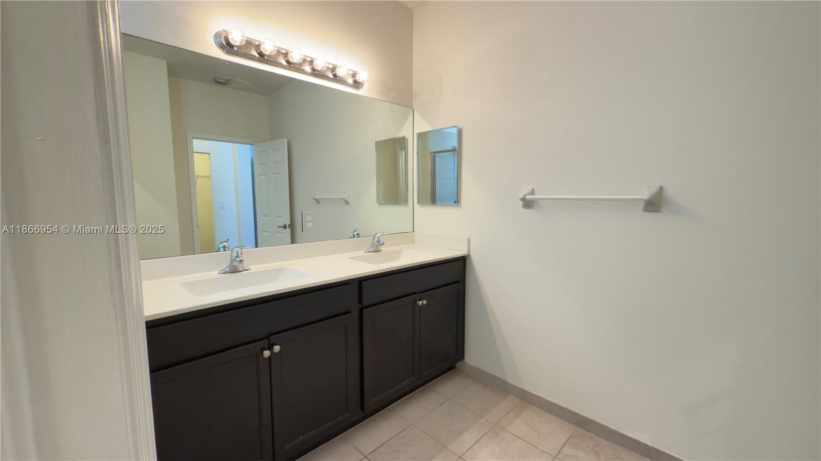 AQUABELLA SECTION ONE - Residential