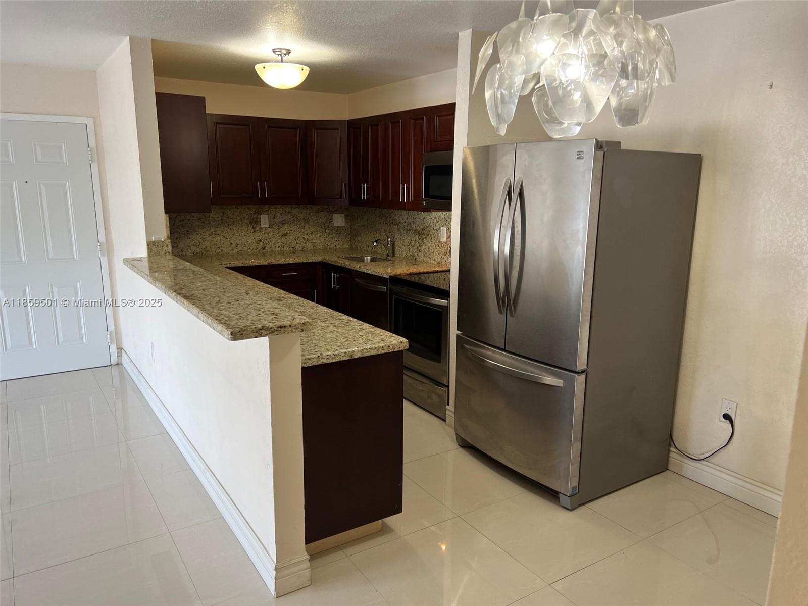 Easy to show, use showing assist. Please submit offer with: ID, Contract to Lease, Rental Application, proof of income for the last 3 months and Last 3 months bank statements, Full Credit Report, Complete
Background check and Eviction report, NO PETS, NO SMOKE.