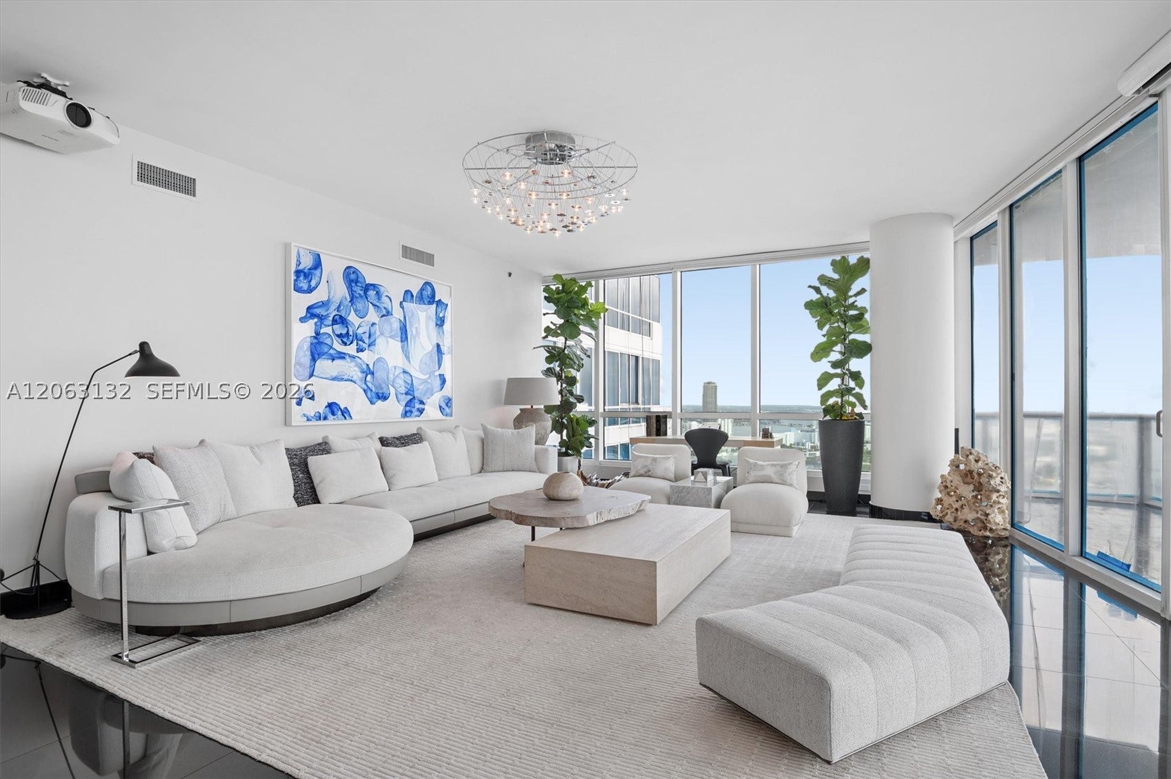100 S Pointe Dr 3906