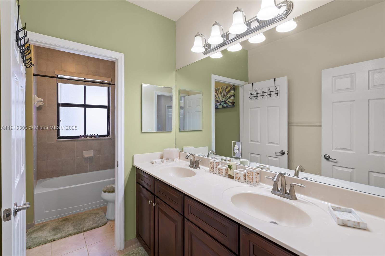 ISLES AT GRAND BAY - Residential Lease