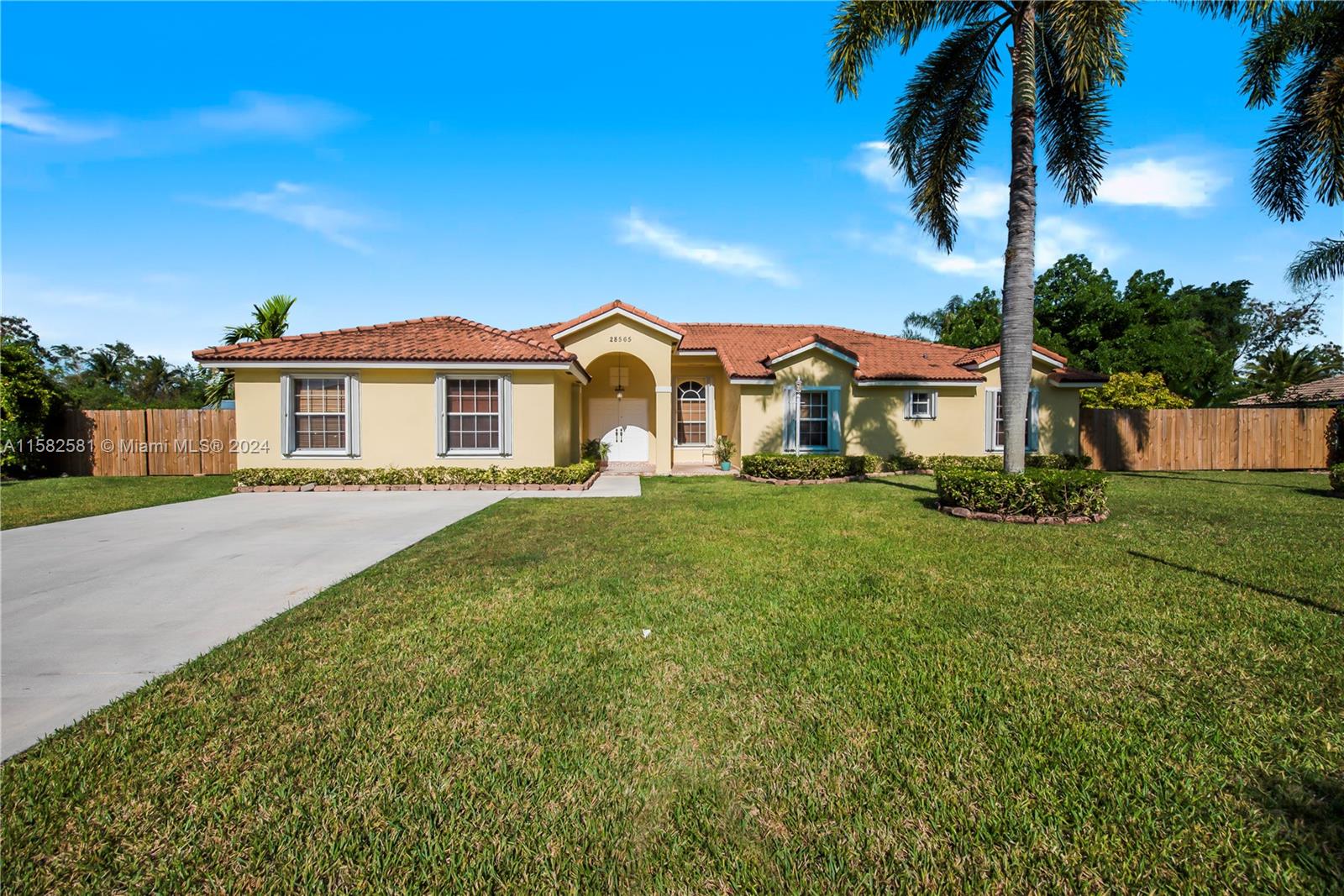 Property for Sale at 28565 Sw 158th Ct Ct, Homestead, Miami-Dade County, Florida - Bedrooms: 5 
Bathrooms: 3  - $774,900