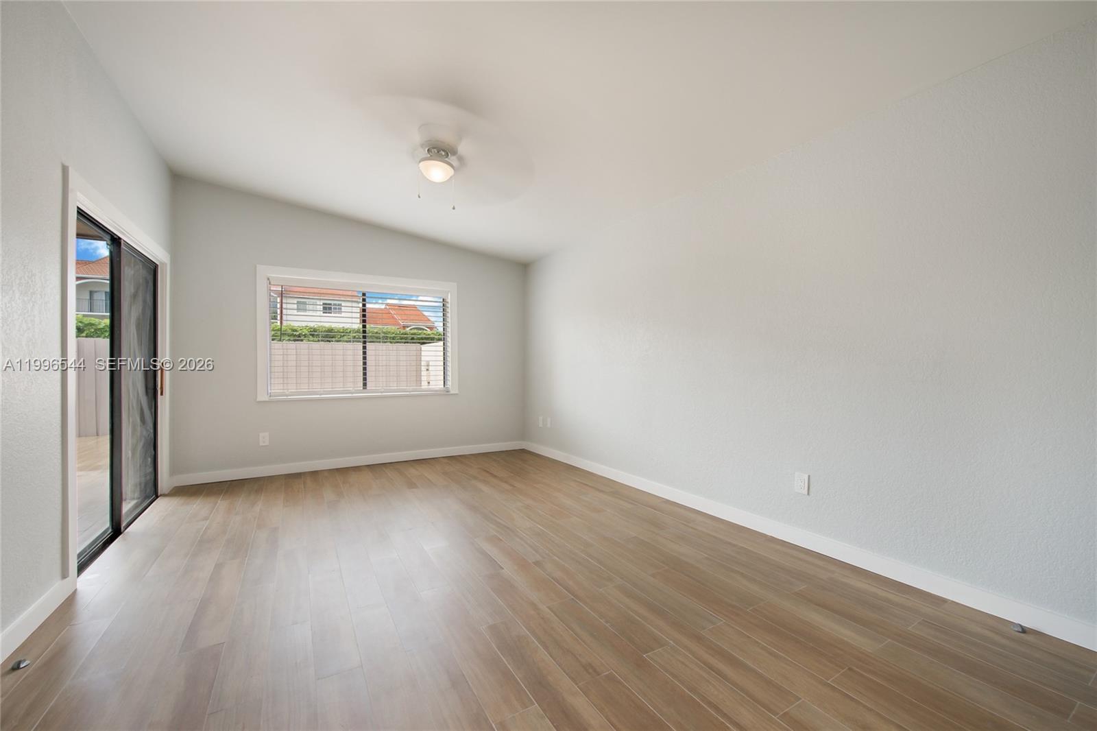 CREEKSIDE VILLAS SEC1 - Residential Lease