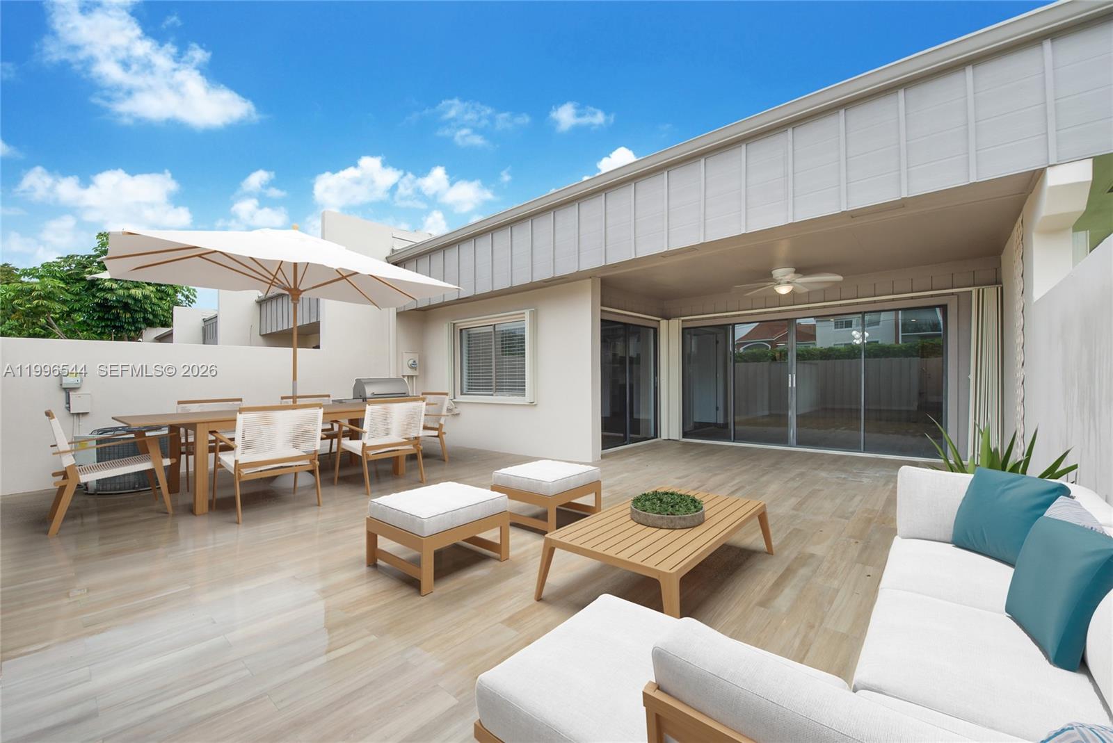 CREEKSIDE VILLAS SEC1 - Residential Lease
