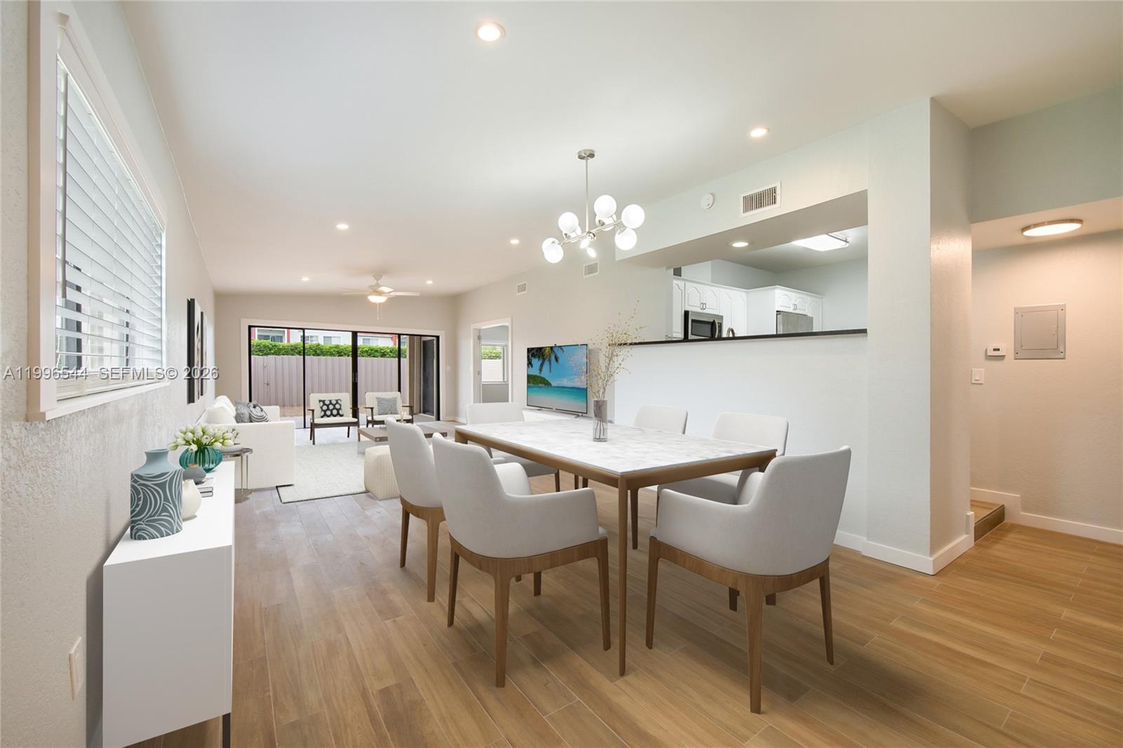 CREEKSIDE VILLAS SEC1 - Residential Lease