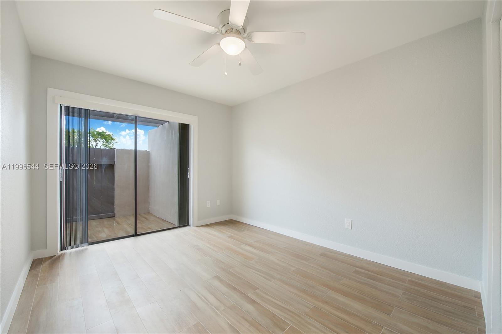 CREEKSIDE VILLAS SEC1 - Residential Lease
