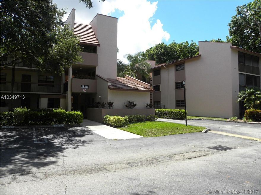 Beautiful and spacious apartment in the heart of Coral Springs. Amazing location , great community. New carpet. Very clean. Great school system.   Firpta affidavit required