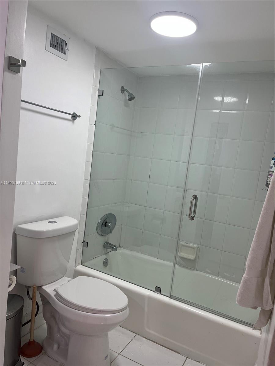 THE DECOPLAGE CONDO - Residential Lease