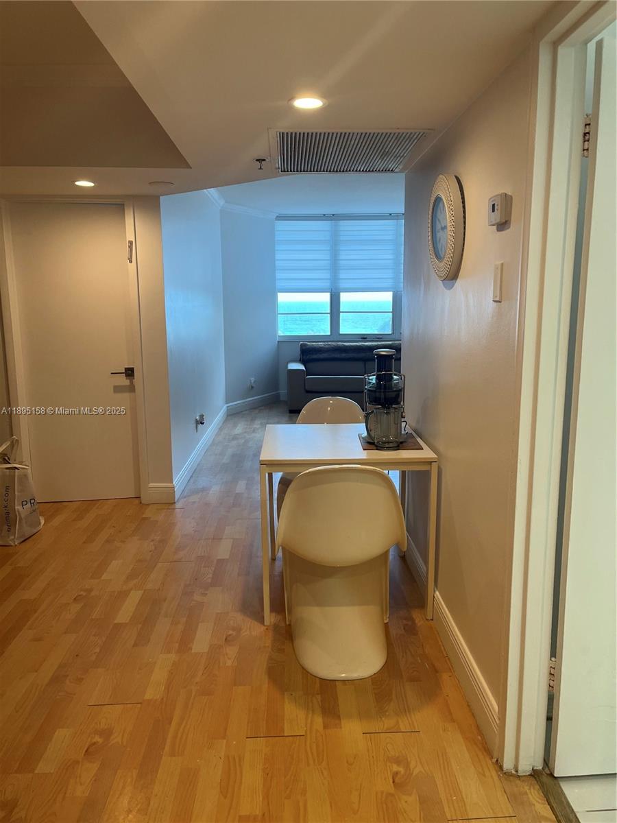 THE DECOPLAGE CONDO - Residential Lease