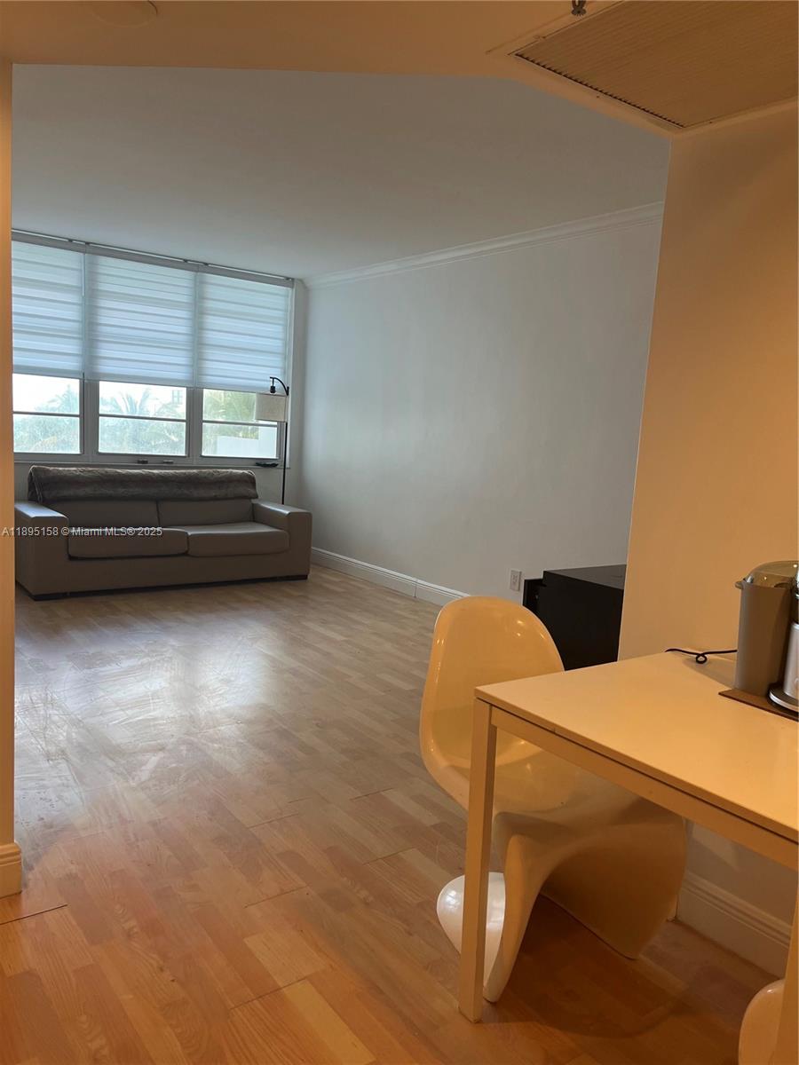 THE DECOPLAGE CONDO - Residential Lease