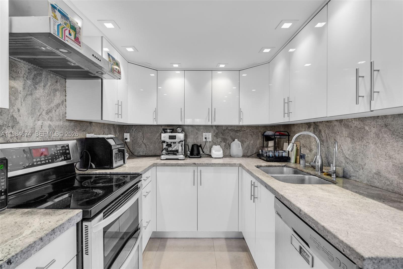 U S LEND LEASE PLAT NO ON - Residential