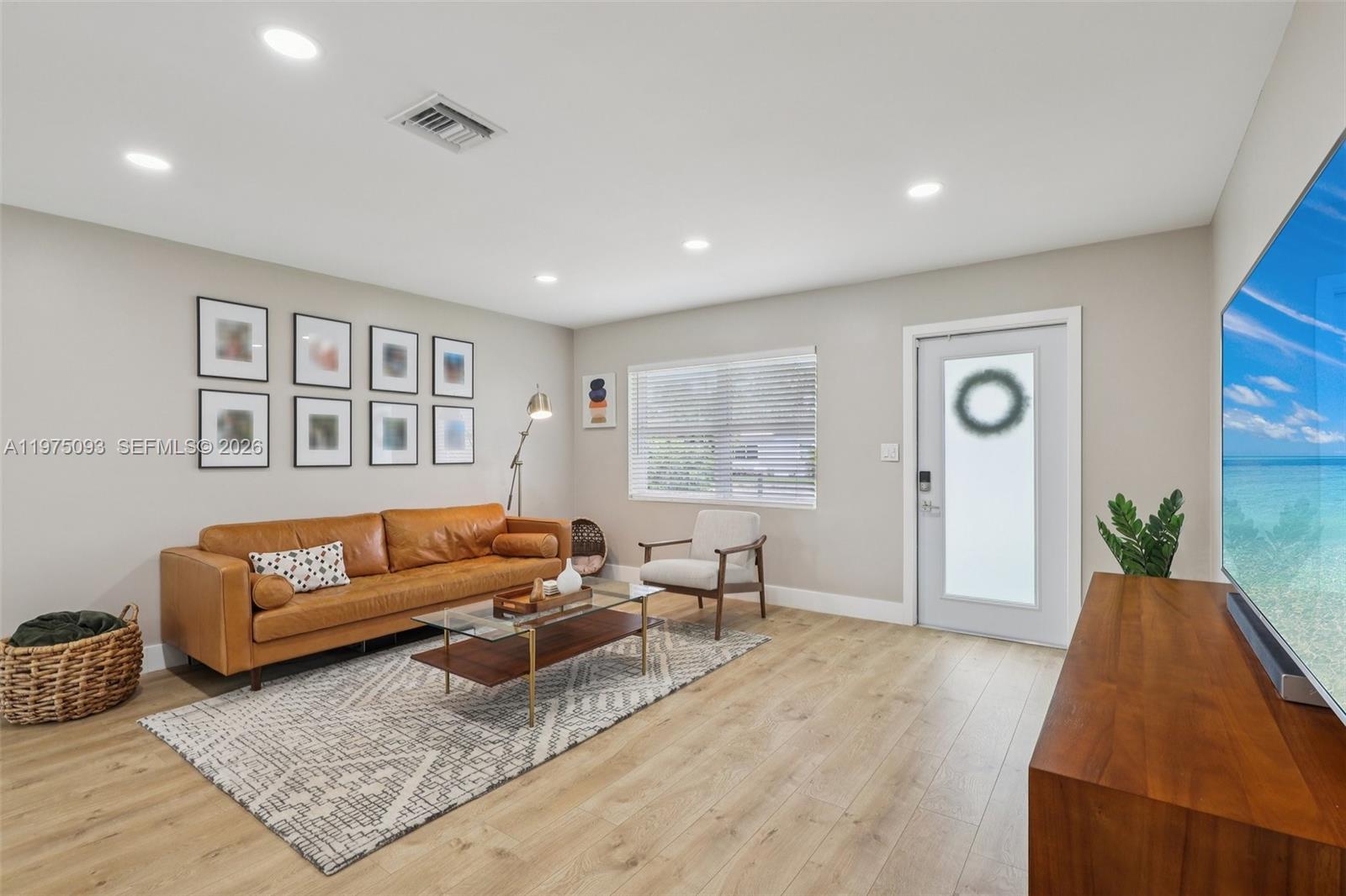 BEVERLY PARK - Residential