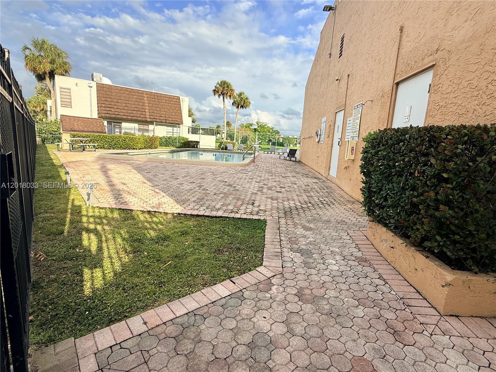 WESTVIEW CONDOMINIUM NO F - Residential