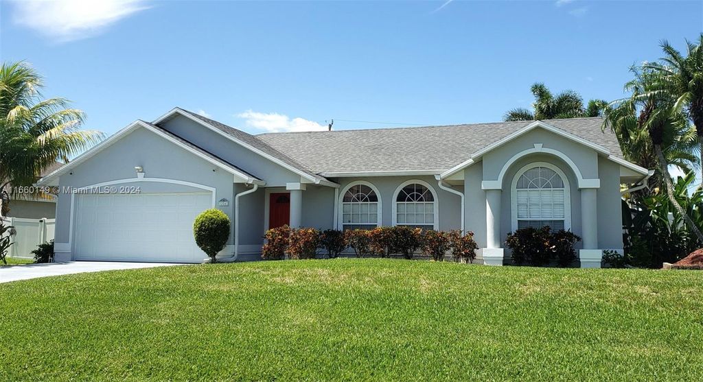 Photo of 224 SW Uneeda Pl, Port Saint Lucie, FL 34953 (MLS # A11660149)