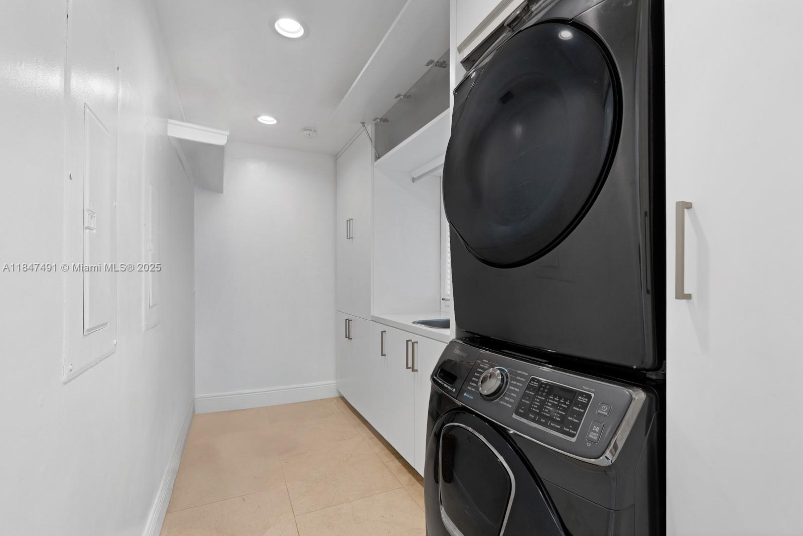 OAKRIDGE ESTATES SEC 2 - Residential