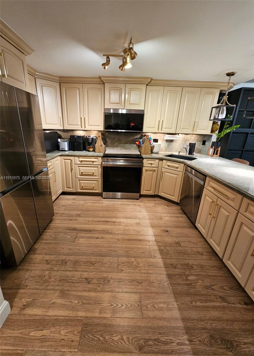 DRAKE TOWER CONDO - Residential