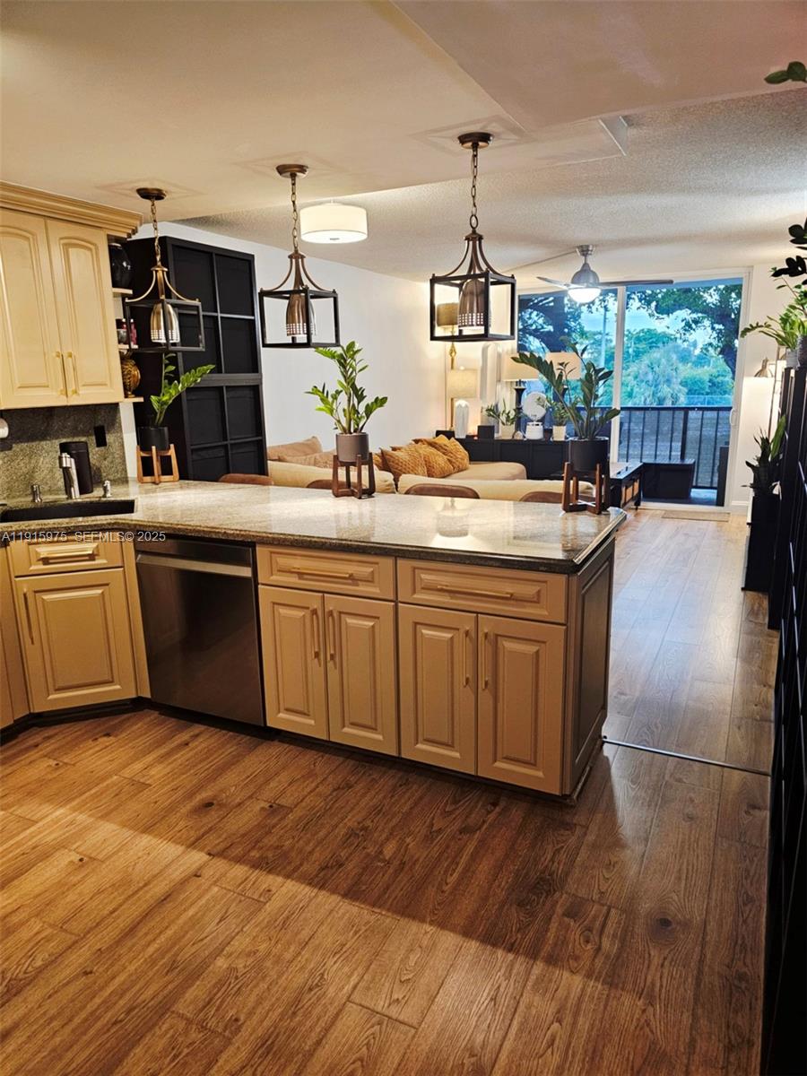 DRAKE TOWER CONDO - Residential