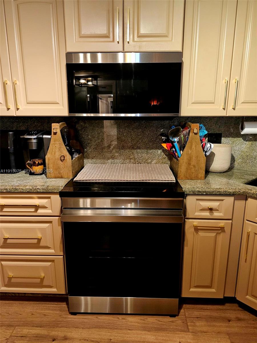 DRAKE TOWER CONDO - Residential