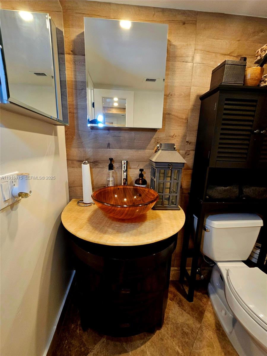 DRAKE TOWER CONDO - Residential