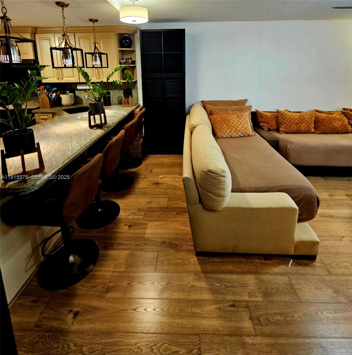 DRAKE TOWER CONDO - Residential