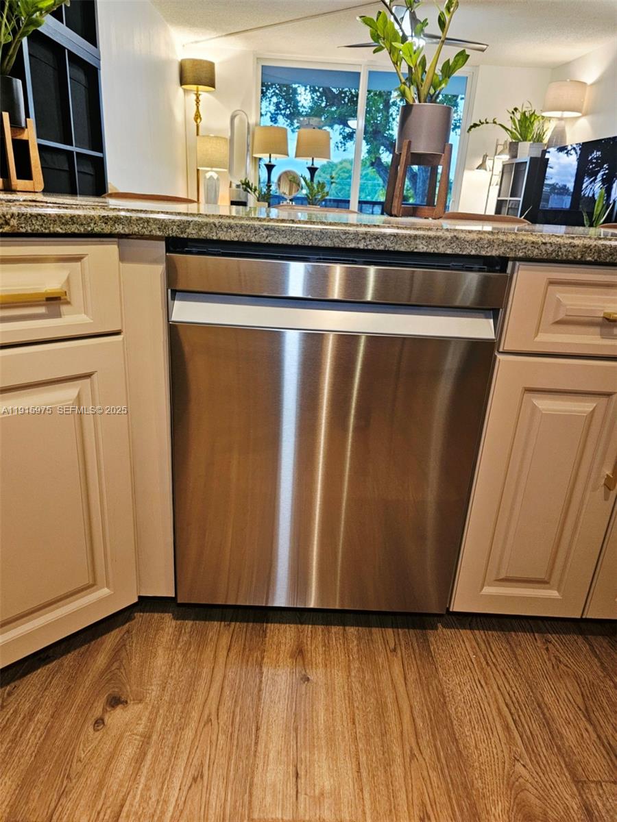 DRAKE TOWER CONDO - Residential