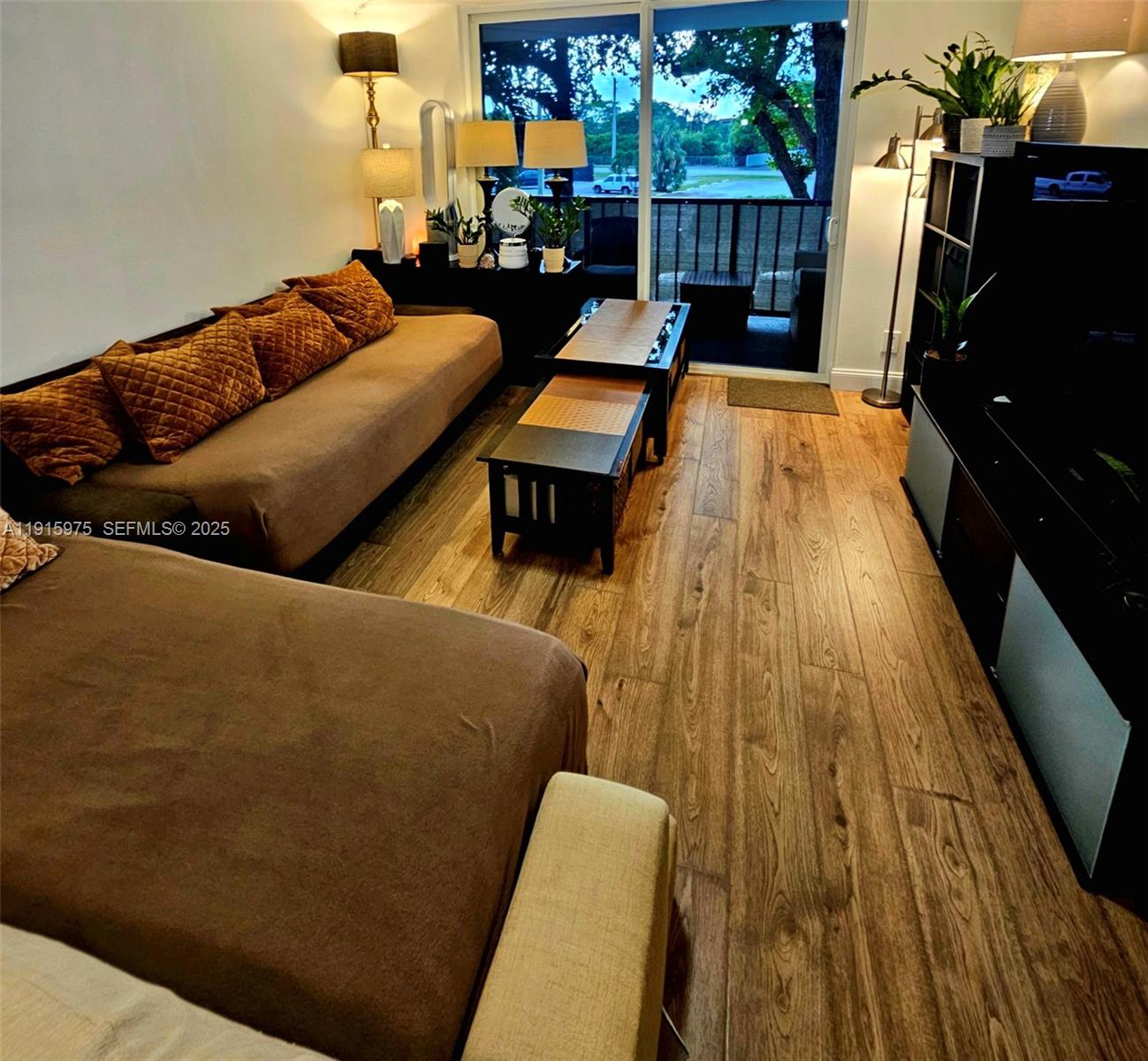 DRAKE TOWER CONDO - Residential