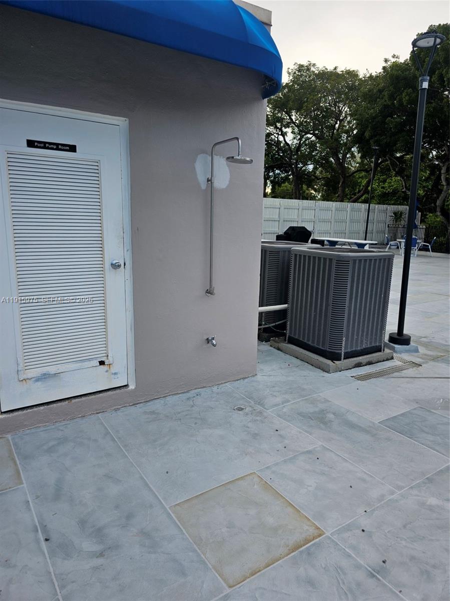 DRAKE TOWER CONDO - Residential