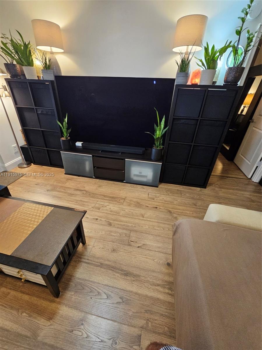 DRAKE TOWER CONDO - Residential