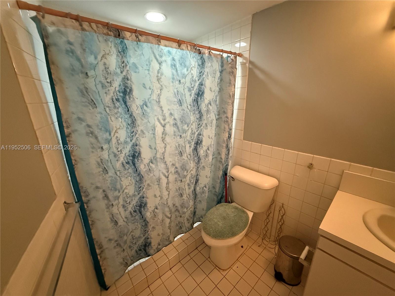 EAST SIDE CONDO - Residential