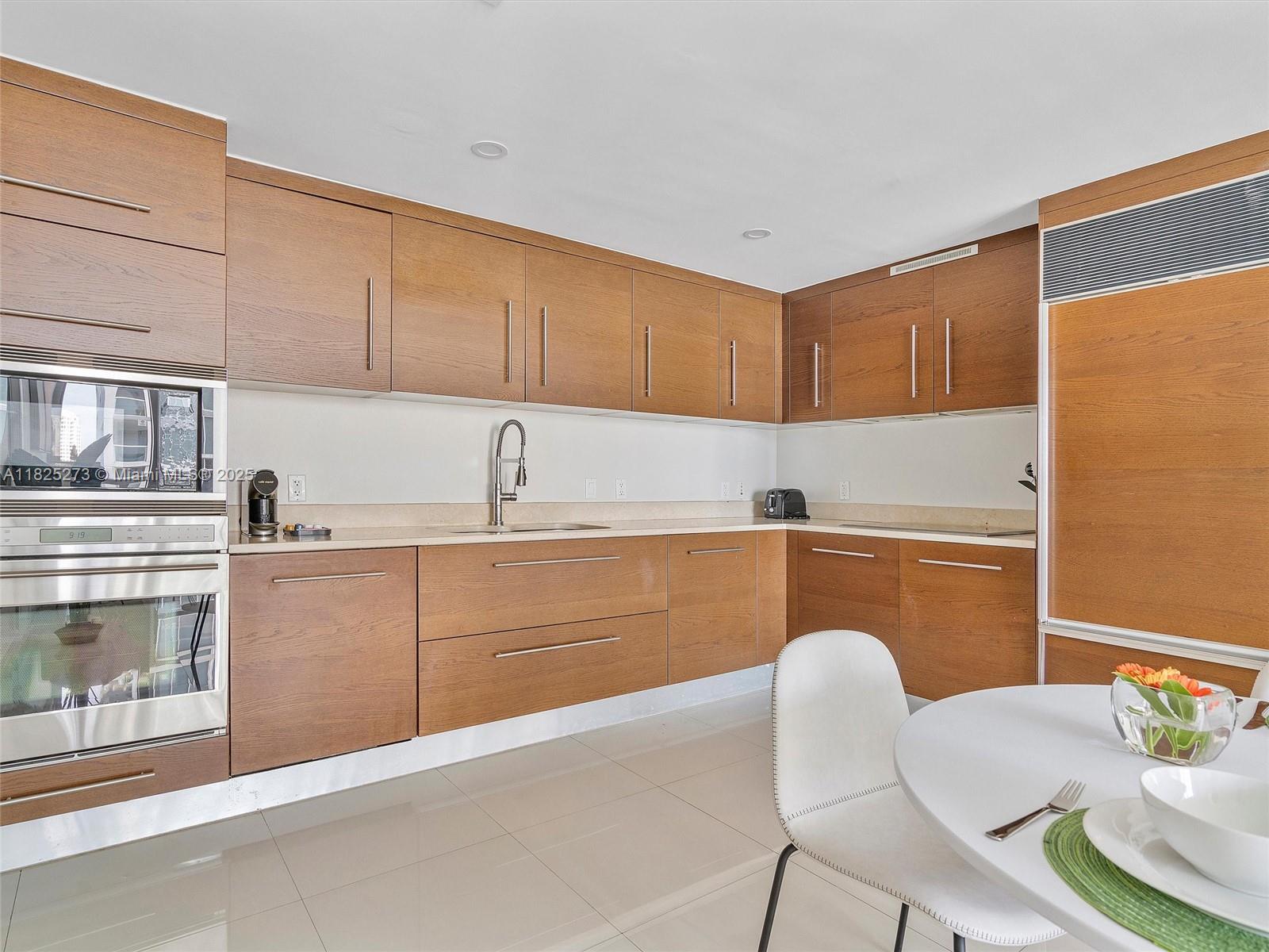 485 Brickell Ave 2501
