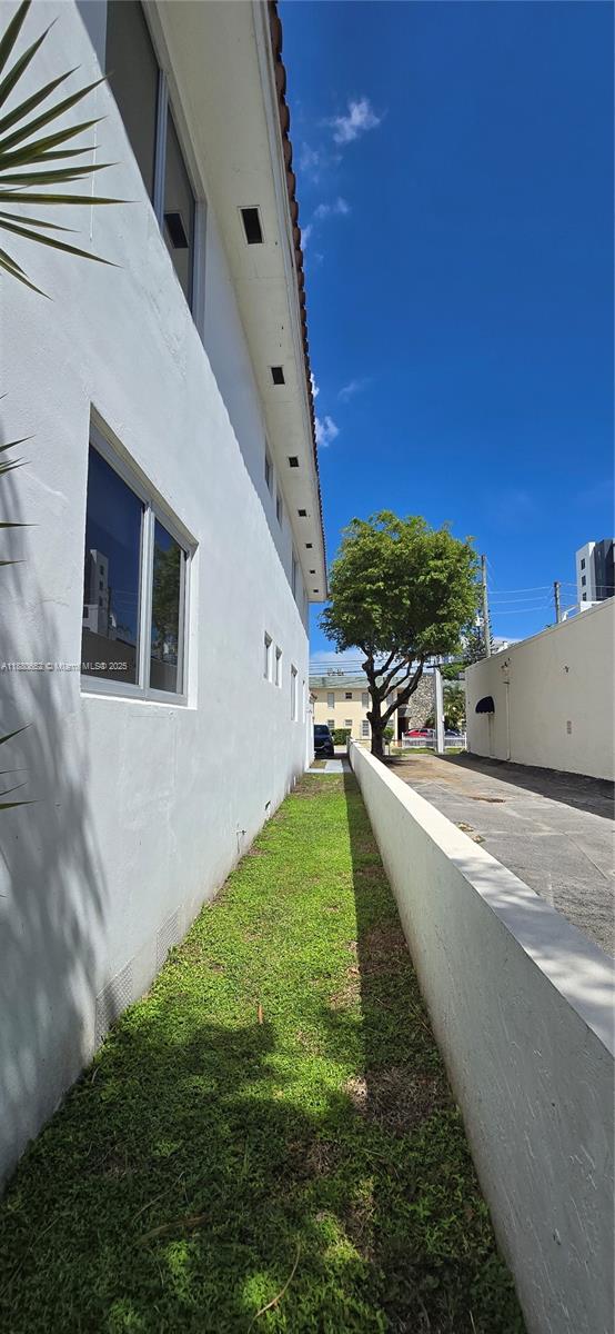 COCONUT GROVE SEC PART 1 - Residential Lease