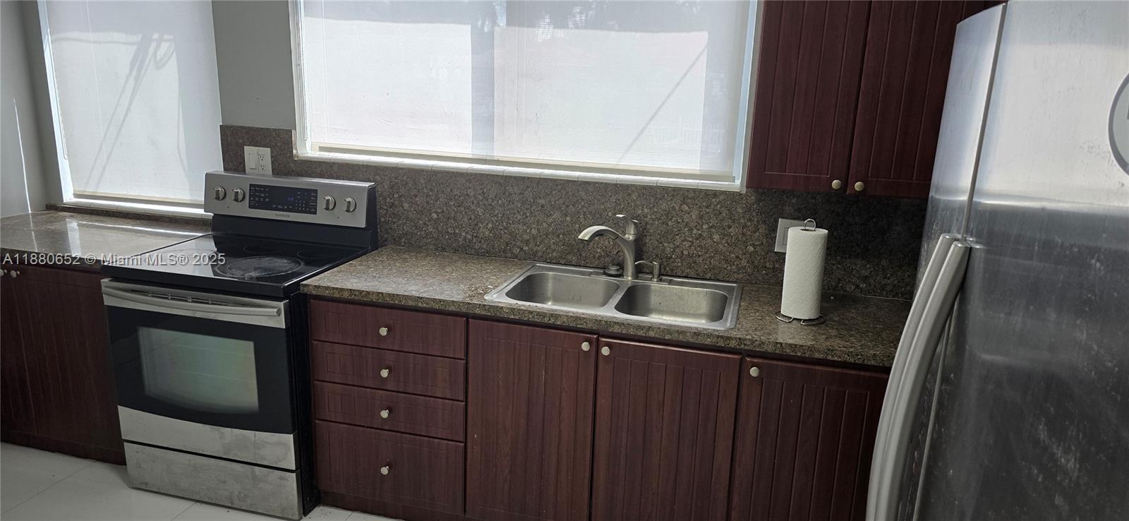 COCONUT GROVE SEC PART 1 - Residential Lease