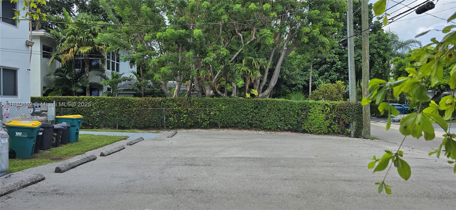 COCONUT GROVE SEC PART 1 - Residential Lease