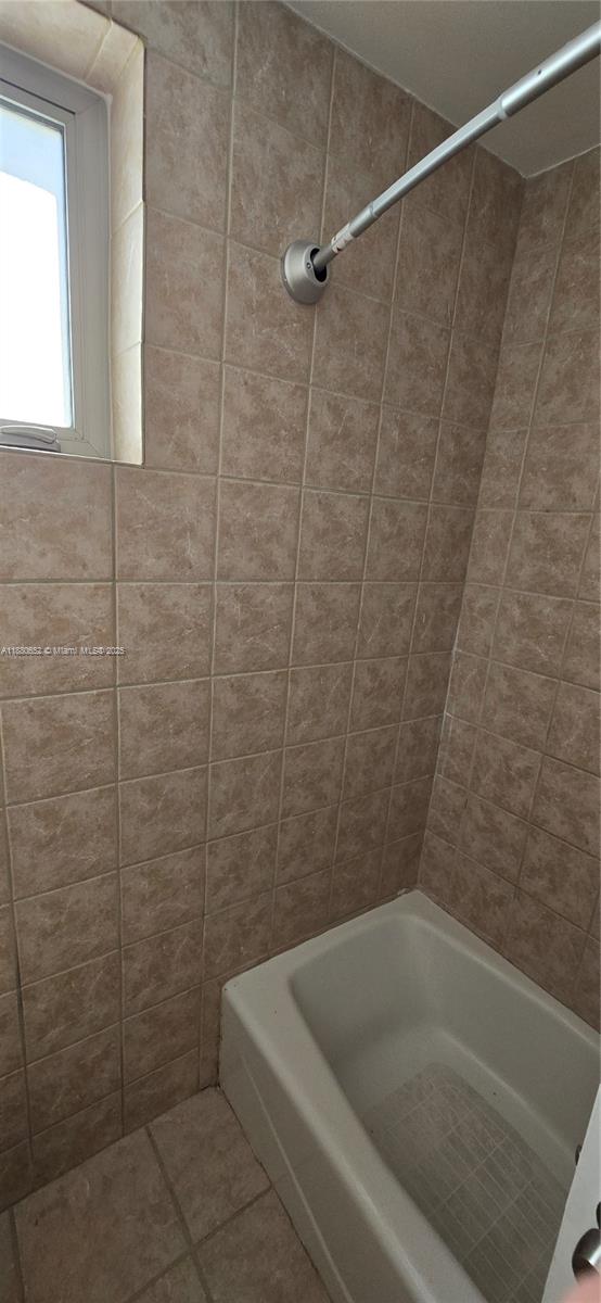 COCONUT GROVE SEC PART 1 - Residential Lease