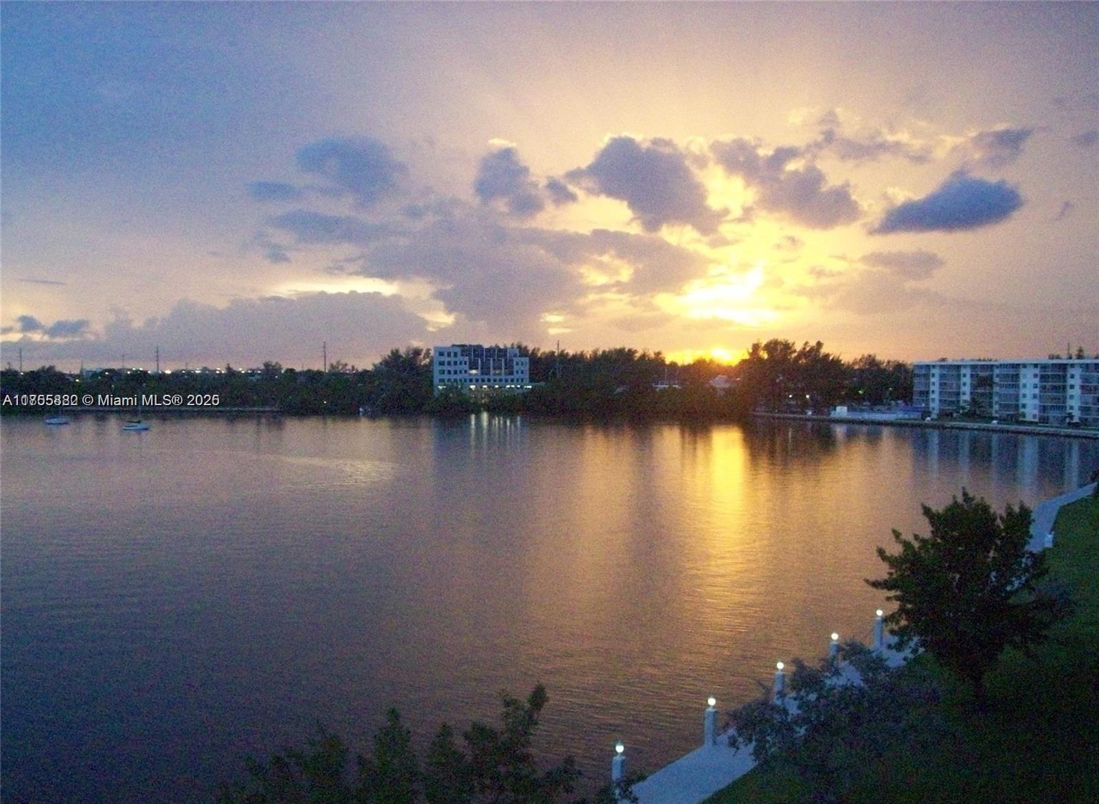 3010 Marcos Dr R205, Aventura, Miami-Dade County, Florida - 1 Bedrooms  
1 Bathrooms - 