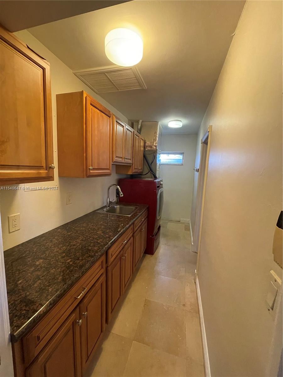 HOLLYWOOD GOLF ESTATES SE - Residential Lease