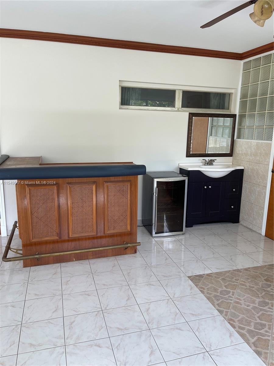 HOLLYWOOD GOLF ESTATES SE - Residential Lease