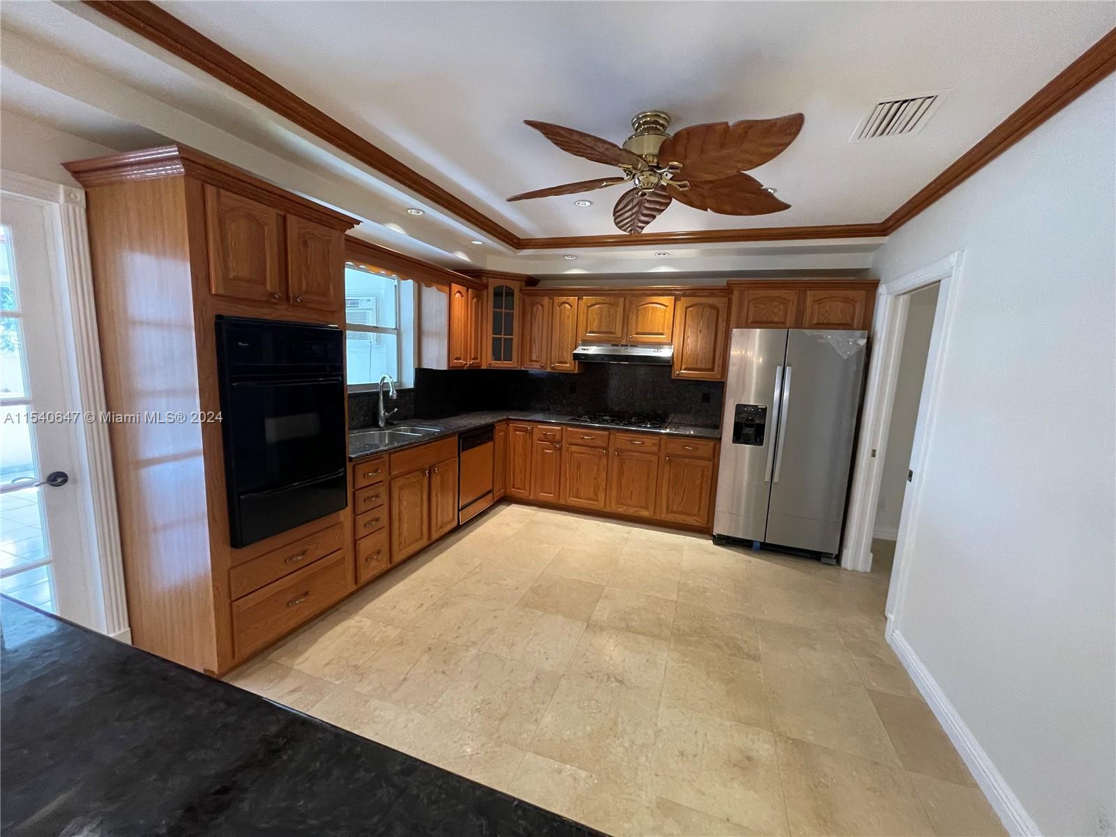 HOLLYWOOD GOLF ESTATES SE - Residential Lease