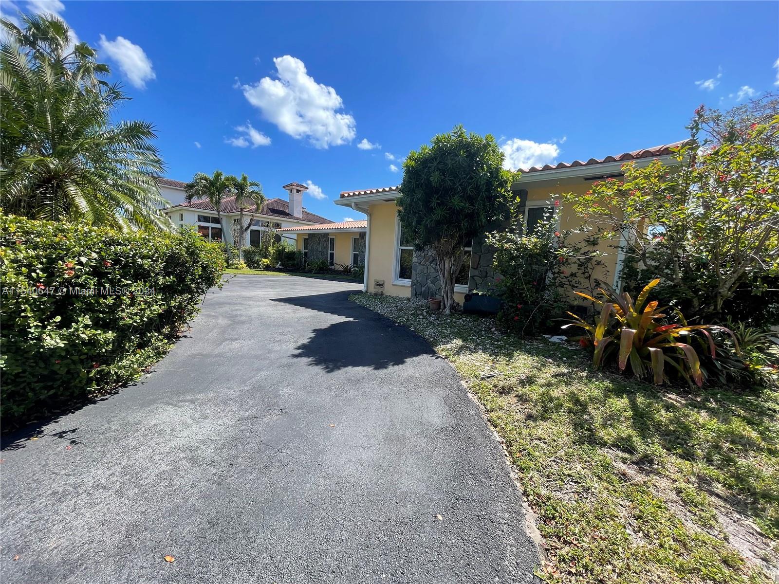 HOLLYWOOD GOLF ESTATES SE - Residential Lease